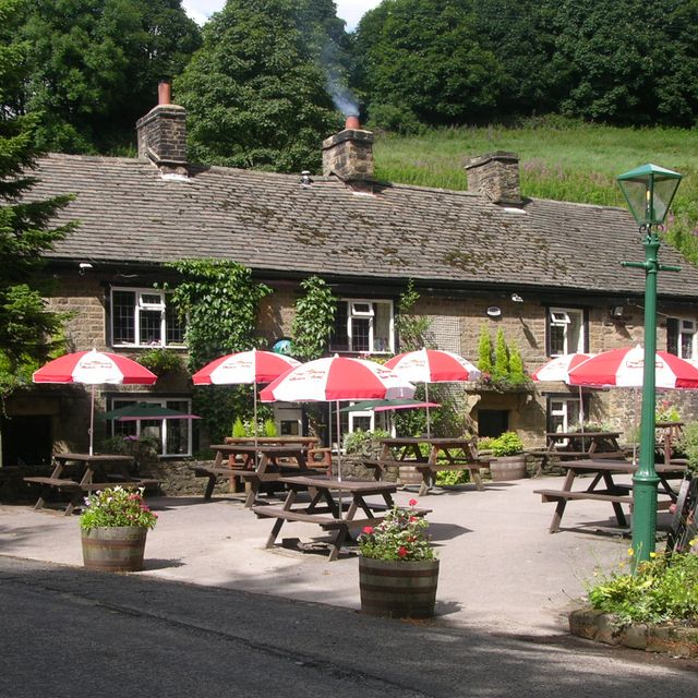 Lamb Inn Near Hayfield